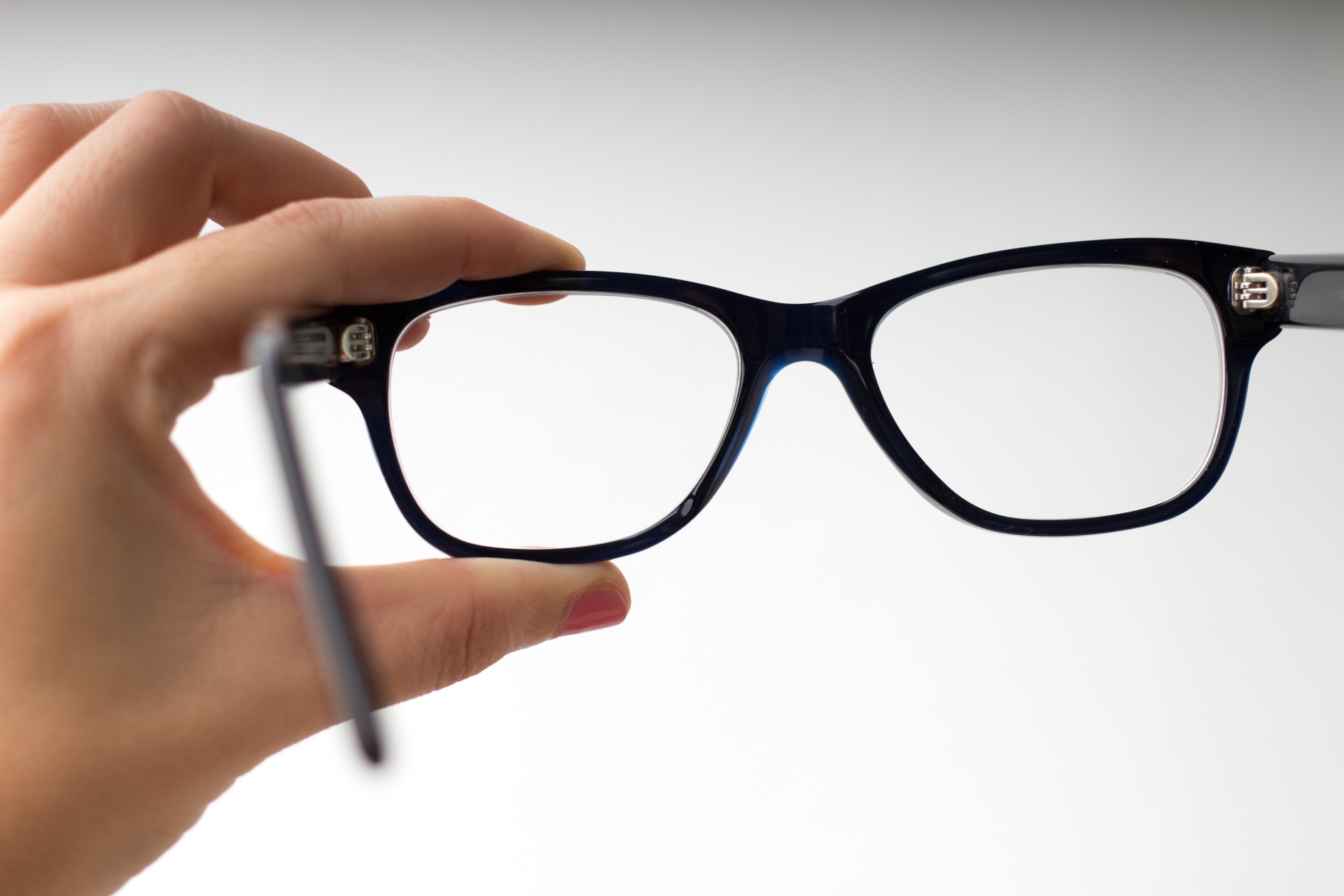 メガネを常用するときの度数とは？メガネの作り方を紹介します