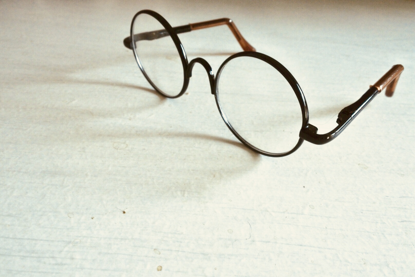 メガネのテンプルの長さとは？短いもの見つける方法