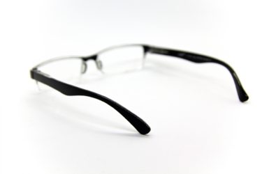 メガネの鼻当ての修理代はお店や修理箇所によって異なるので注意